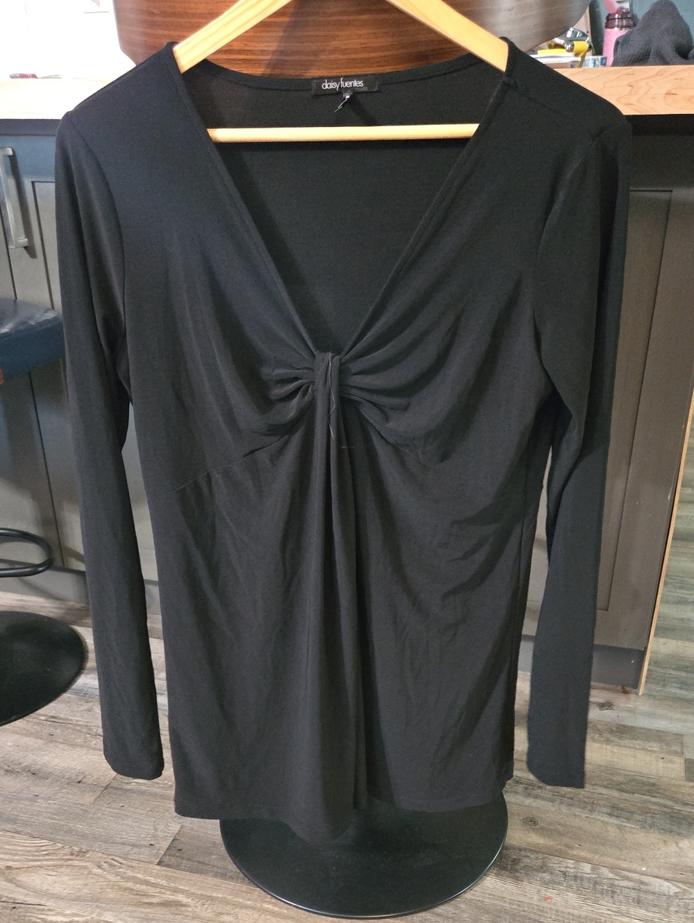Daisy Fuentes Black Long-Sleeve Twist-Front Top